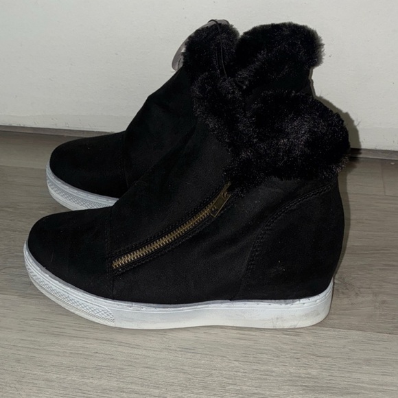 C&C California Shoes - C&C California Women’s Black Faux Fur Sneaker Wedge Boots Size 10